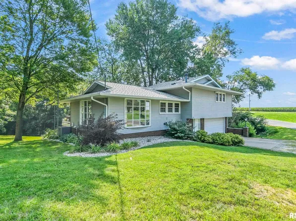 669 S Shore Dr, Petersburg, IL 62675