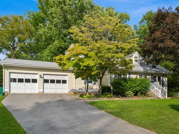 2000 Broken Oak Dr, Blacksburg, VA 24060