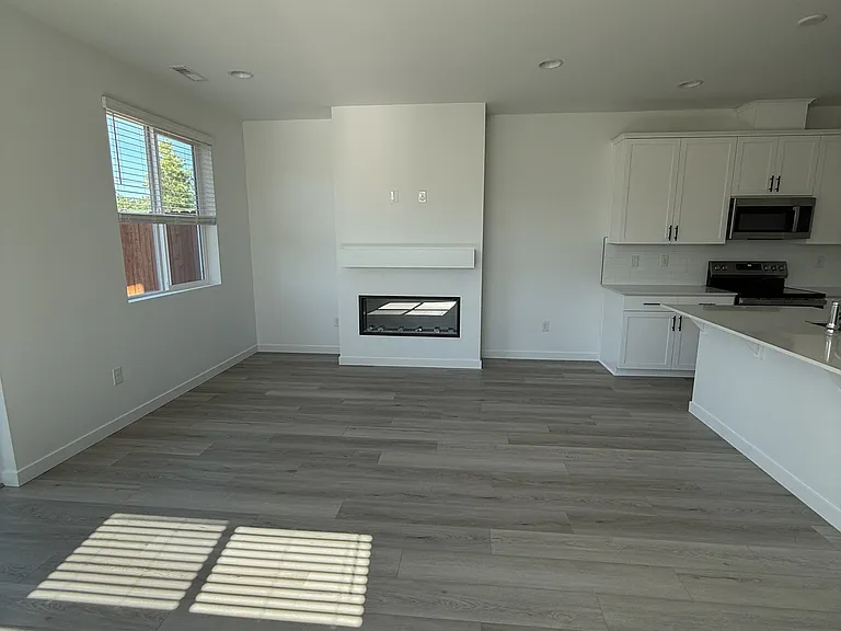 1034 NW 178th Way — Photo 5