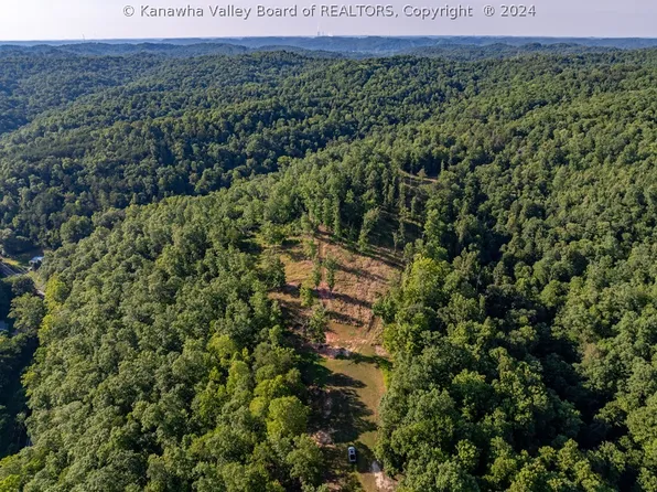 4700 Smith Creek Rd, South Charleston, WV 25309