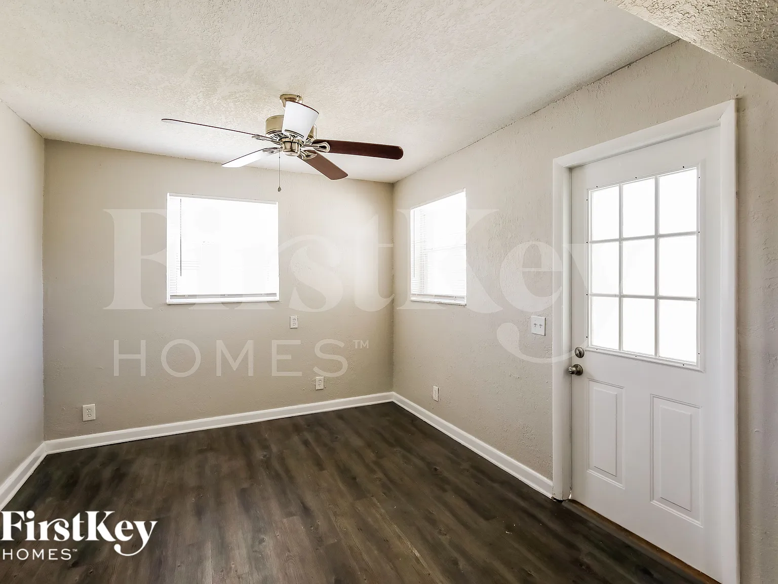 4 bed, 2.0 bath, 1829 sqft, $3,665 — Photo 3