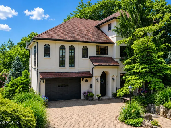 72 Douglas Rd, Staten Island, NY 10304
