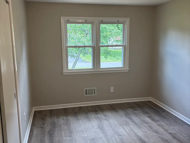 30 Camelot Dr #3 — Photo 6