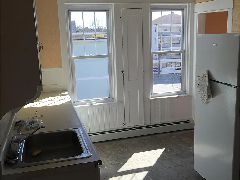 542 Privilege St #1R — Photo 5