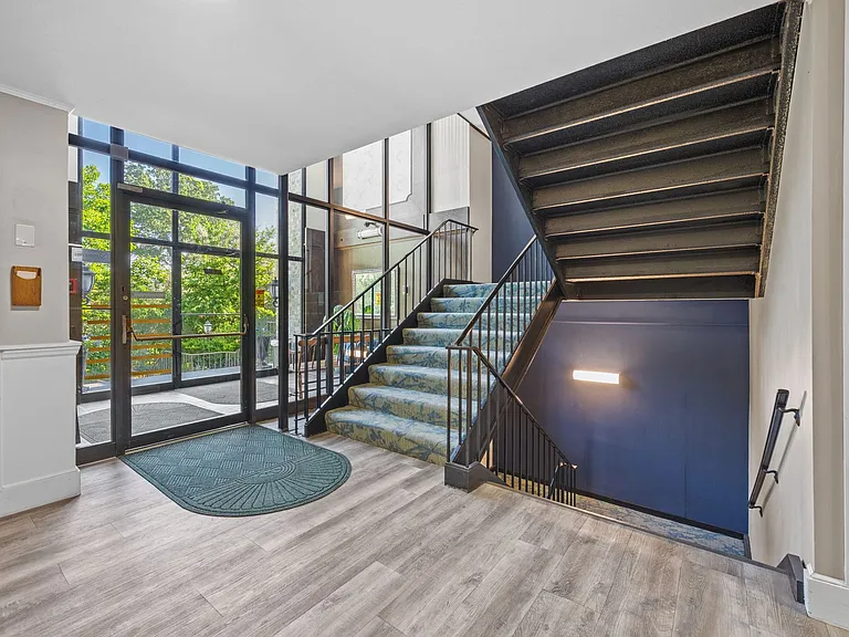1955 Oakdale Ave #221 — Photo 1