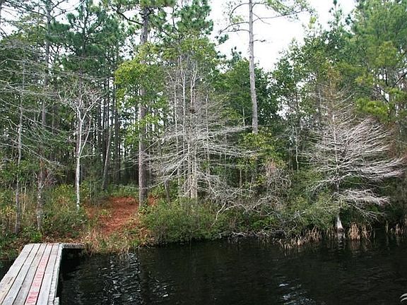 4th image of 798 N Shore Dr