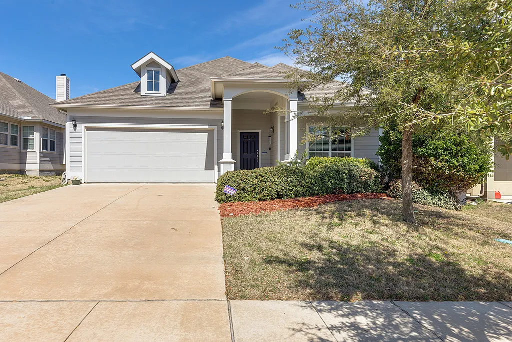 Cape Cod Cutie in Keller ISD! Plus office! — Photo 1