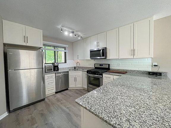 3rd image of 4545 Orchid Cir