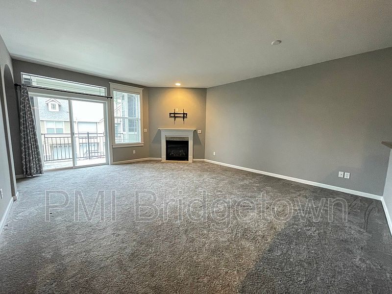 1st image of 3260 Summerlinn Dr