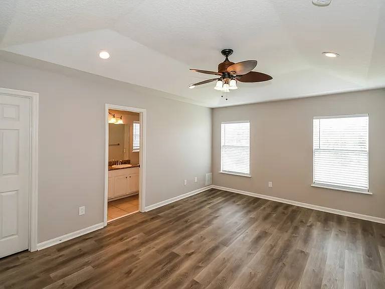 2139 Fresco Dr — Photo 15