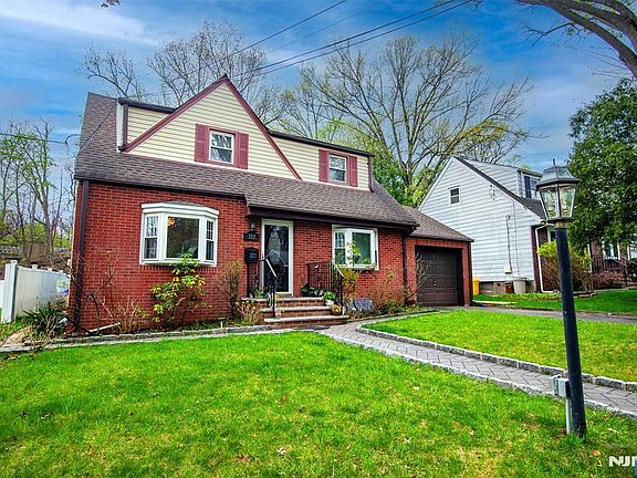 2nd image of 352 Billington Rd