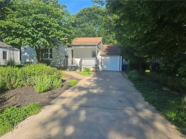 5706 Walmer St, Mission, KS 66202