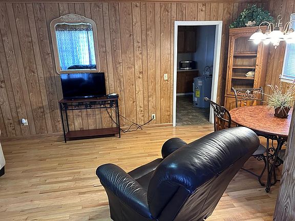 2nd image of 44 Laura Street