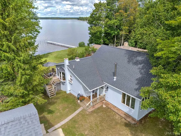N7665 Millecoquin Lake Dr, Engadine, MI 49827