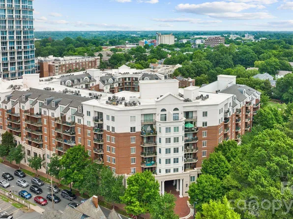 300 W 5th St, Charlotte, NC 28202