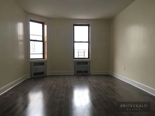 Rented by BRICK & GALO REALTY CORP | media 27