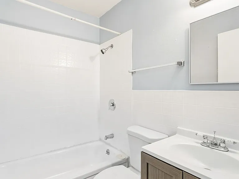 10519 Renfrew Dr — Photo 6