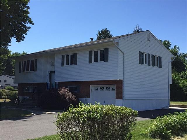 1st image of 9 Anderson Dr