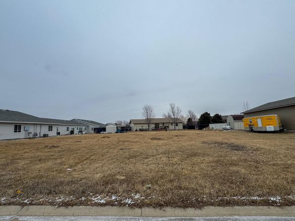 Prairie Eagle Cir, Huron, SD 57350
