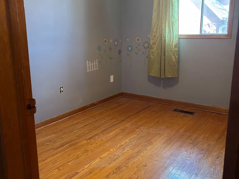82 Main St — Photo 10