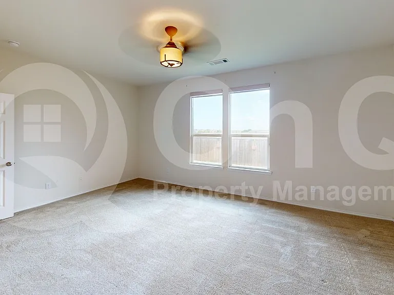 2213 Heaton St — Photo 12