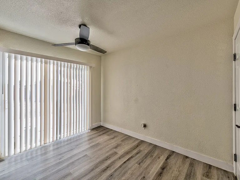 3757 Longfellow St — Photo 3