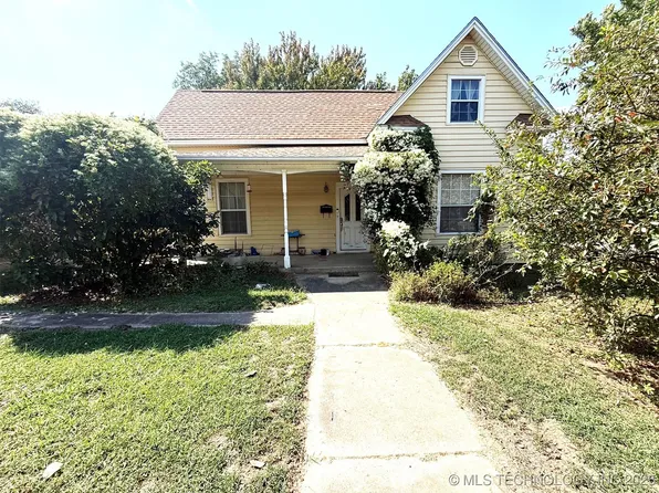 401 S 3rd St, Okemah, OK 74859