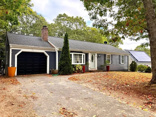 86 Arrowhead Dr, Barnstable, MA 02630