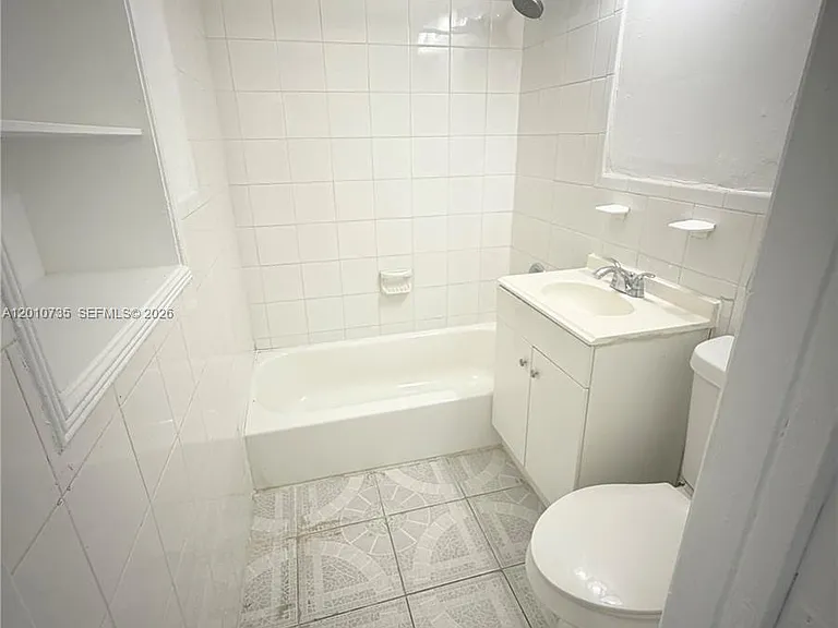 2736 SW 22nd Ave #2 — Photo 10
