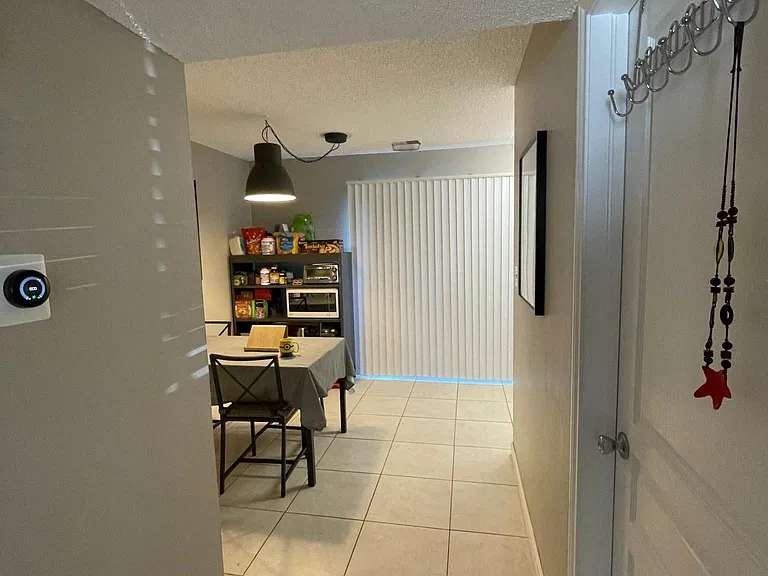 770 W Moorhead Cir #C — Photo 7