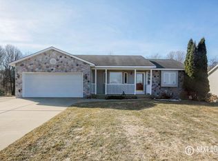2414 Cedar Lake Dr, Jenison, MI 49428