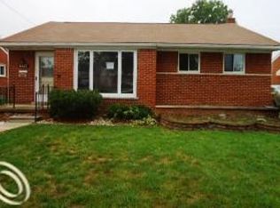 8627 Salem Ln, Dearborn Heights, MI 48127