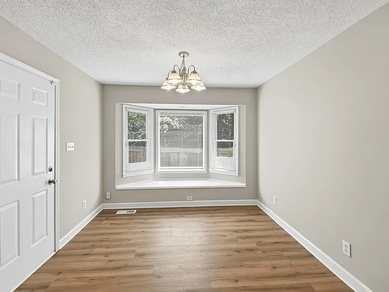5949 James Rd — Photo 13