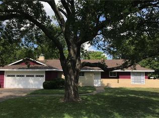 700 Hunter St, Bonham, TX 75418