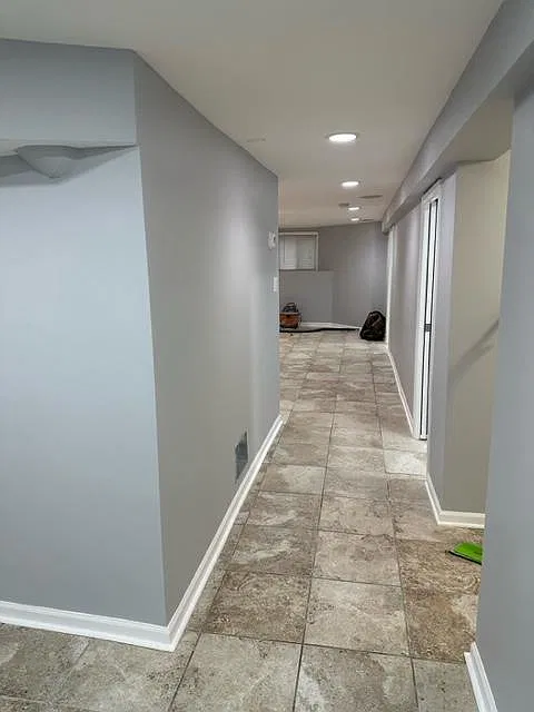 2323 N Kedvale Ave — Photo 2