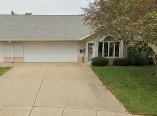 890 Hope Dr, Forsyth, IL 62535