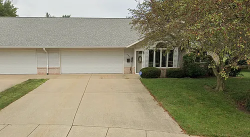 890 Hope Dr Photo 1