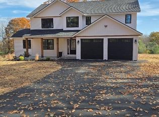 9 Willard Rd, Ashburnham, MA 01430