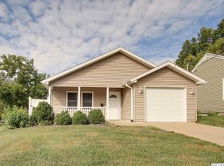 1015 N 15th St, Quincy, IL 62301
