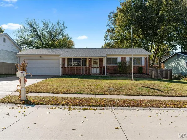 1759 Roth Hill Dr, Maryland Heights, MO 63043