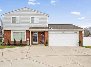 26006 Cherry Hill Rd, Dearborn Heights, MI 48127