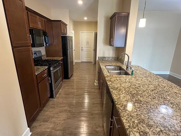 Dockside Village Apartments — Photo 92