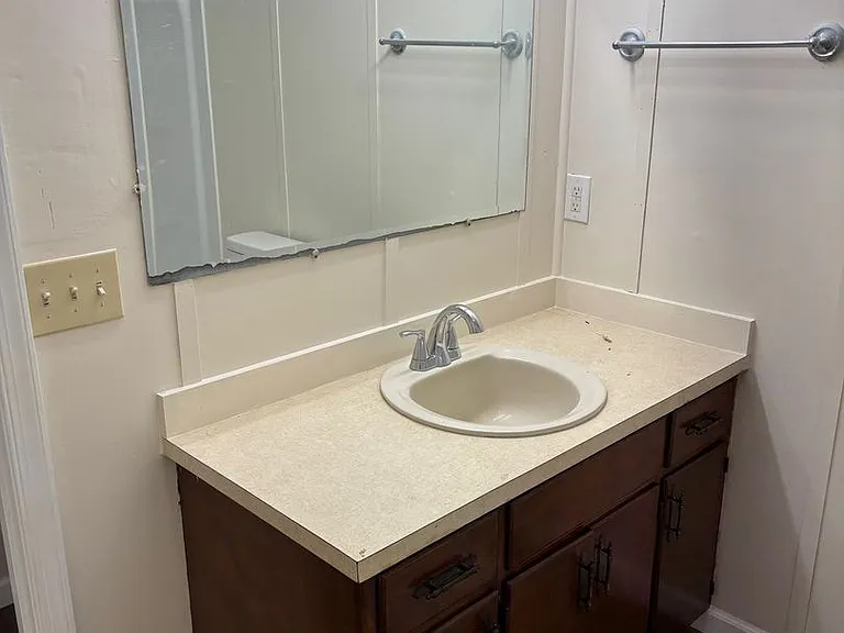 212 Astran Dr — Photo 9