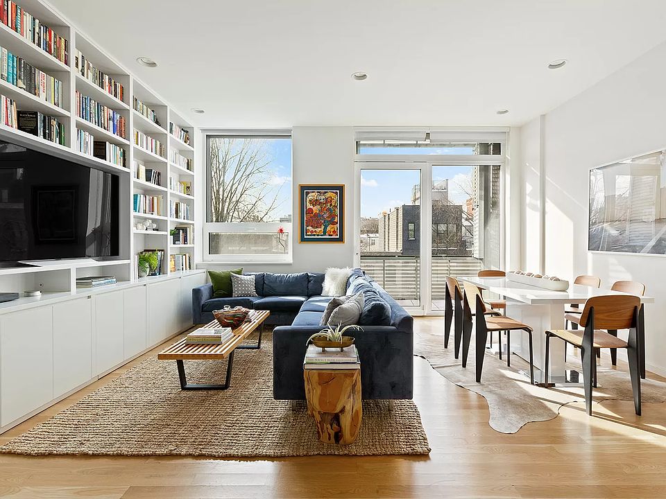 1st image of 951 Pacific St #3