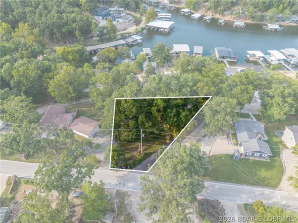 7 Malibu Rd, Osage Beach, MO 65065