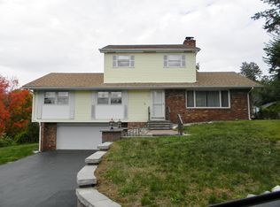 3 Jackson Ave, Vernon, NJ 07462
