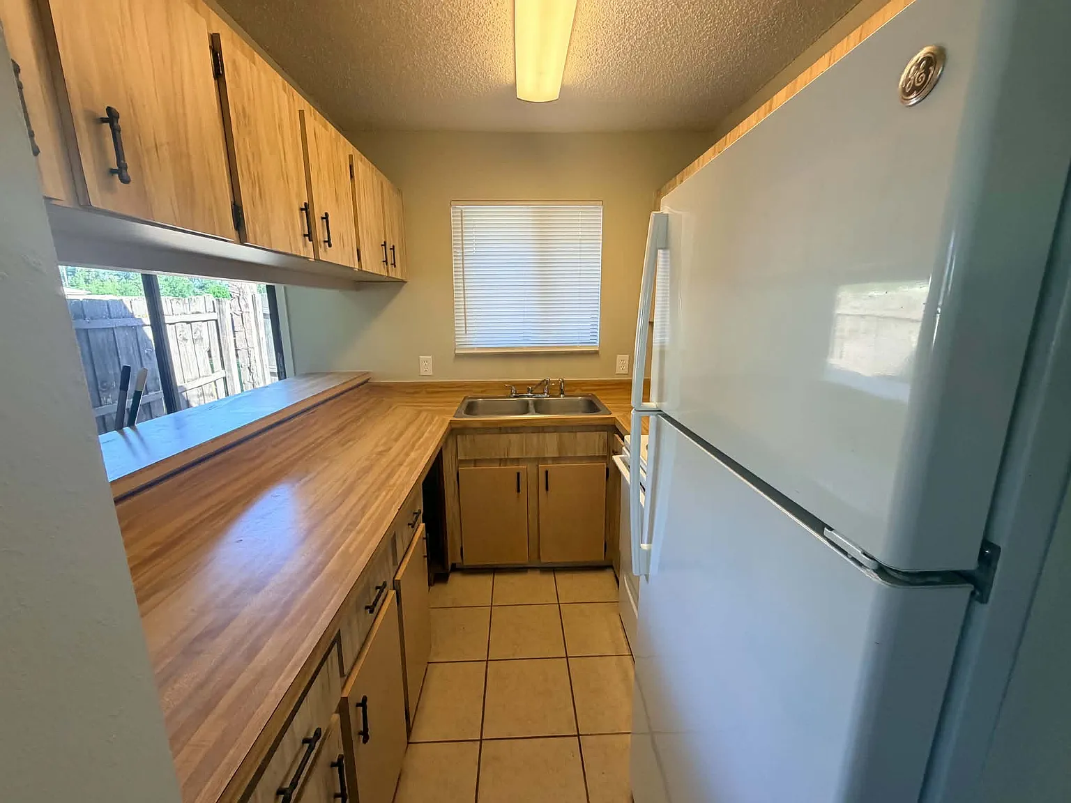 2 bed, 768 sqft, $1,050 — Photo 4