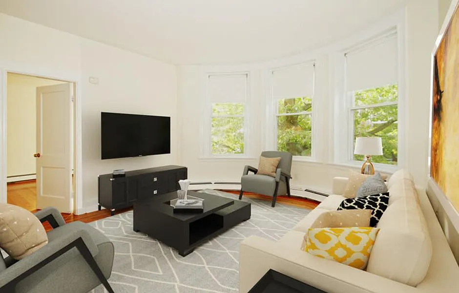 1534 Beacon St — Photo 2