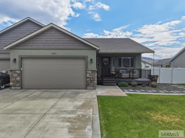 1027 Pinewood St, Chubbuck, ID 83202