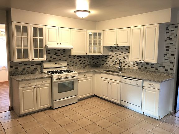 4th image of 15700 S Trailside Dr